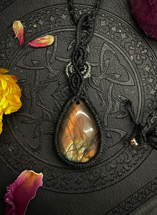 Sunset Labradorite Black & Grey Teardrop Macramé Necklace (Twisted Nightshade Jewellery)