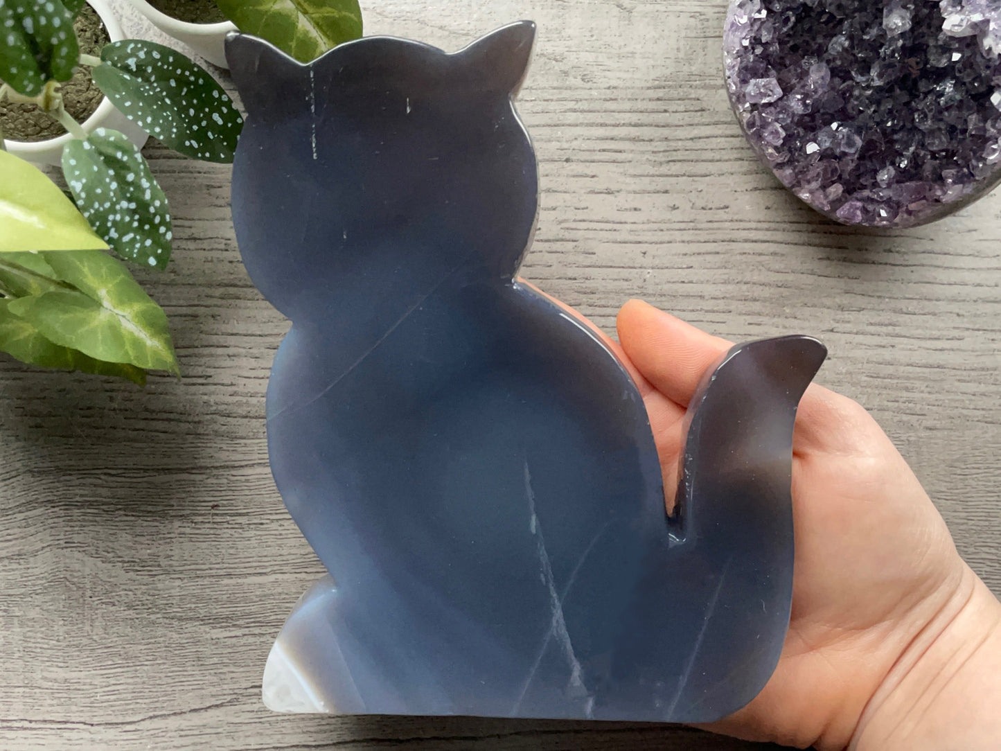 Pictured is a cat carved out of agate.